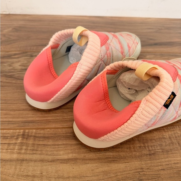 Teva Women's Ember Moc Tie-Dye Shoes - Pink and Blue NWT Size 7 - Picture 6 of 9